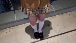 热恋年轻大学生情侣开房造爱四眼小伙看了不少动作片很有经验连抠带舔