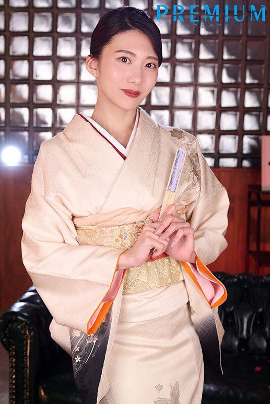 第二场约了个极品豪放美女 全程浪叫淫语不断